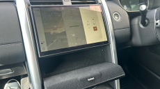 Land Rover Discovery 3.0 D300 S 5dr Auto Diesel Station Wagon